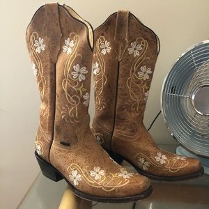 Embroidered Cowgirl Boots
